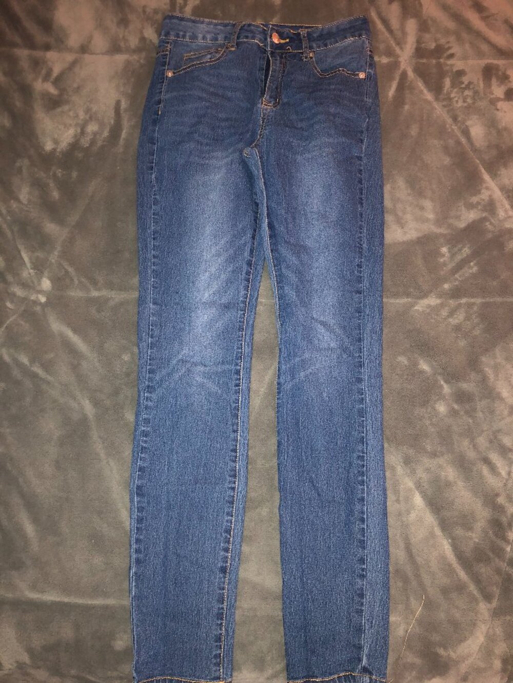 Loueera Size 2 Jeans; Straight Leg; Good Condition; Comfy & Stylish